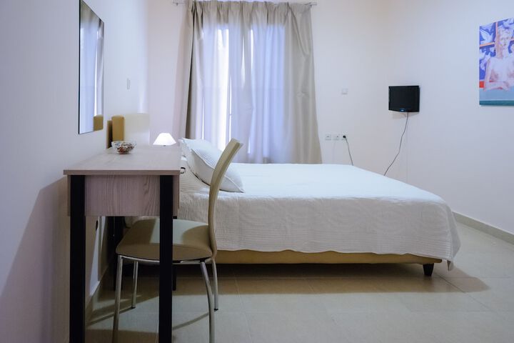 Room 4 of 13