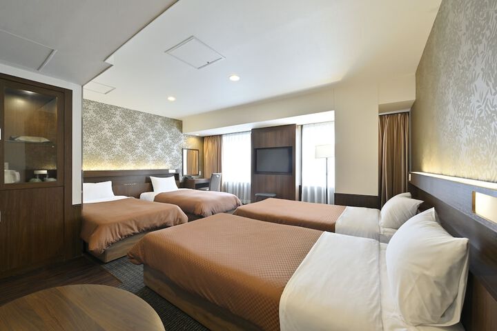 Room 18 of 49