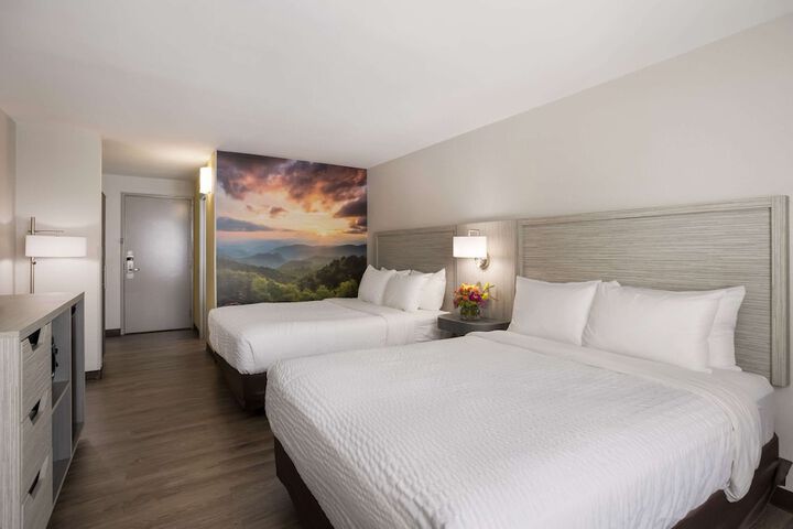 Queen Bed Accessible (12 of 22)