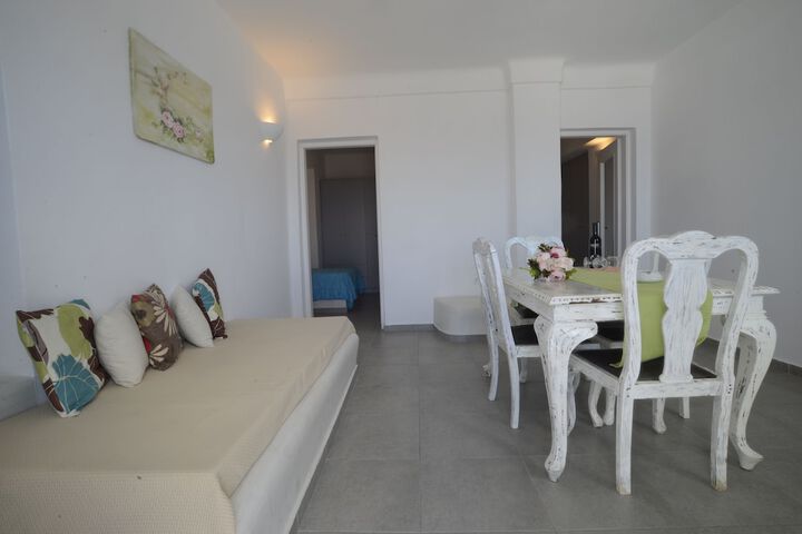 Room 2 of 61