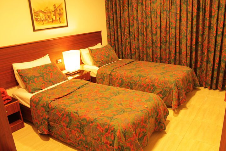 Room 2 of 7