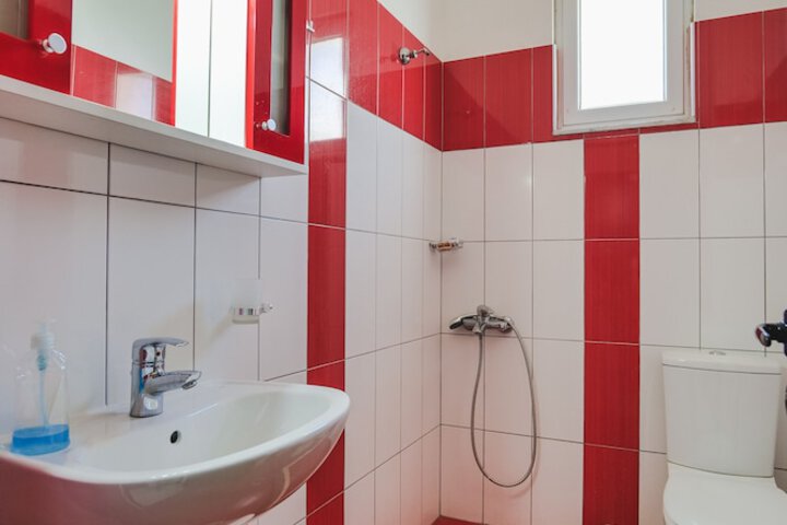 Room 69 of 84