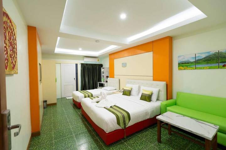 Room 15 of 37