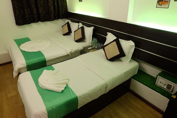 Room 16 of 33