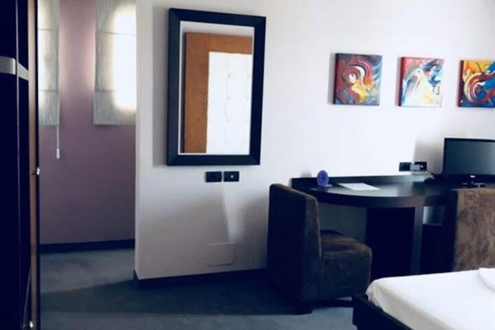 ICON HOTEL