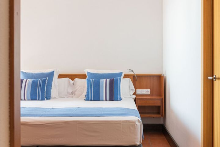 Room 33 of 234