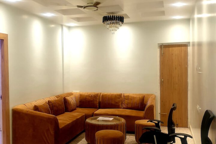 Room 16 of 28
