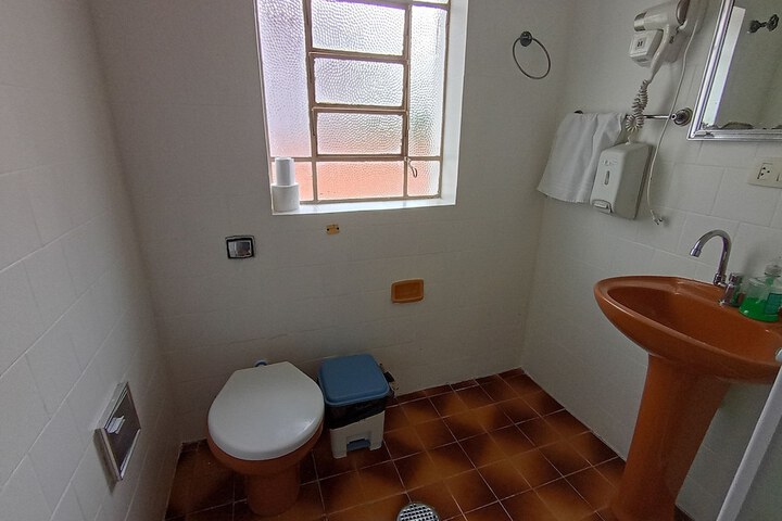 Room 104 of 118