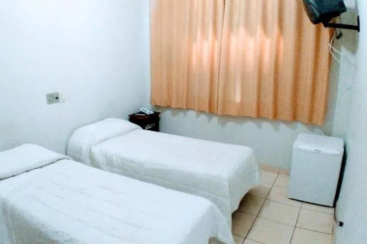 Room 3 of 27