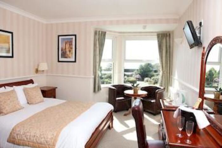 Room 15 of 38