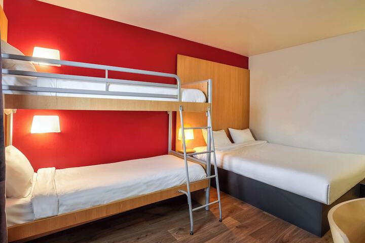 Room 20 of 37