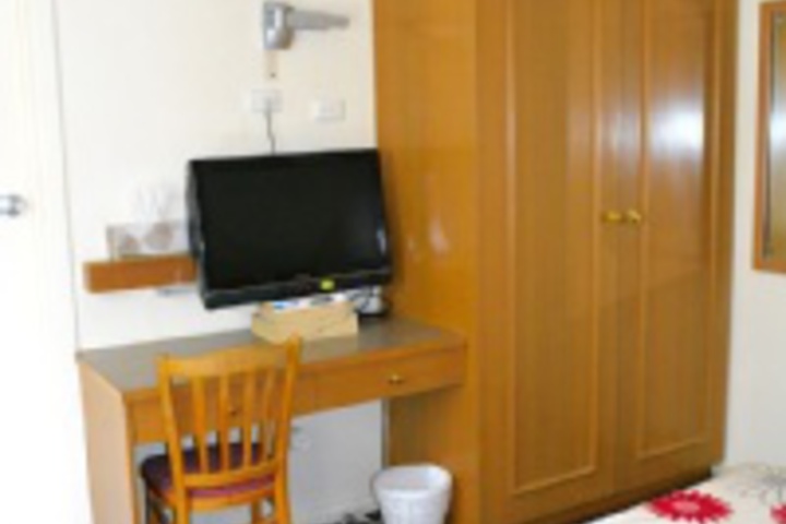 Room 104 of 768
