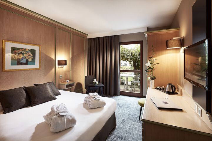 Room 16 of 105