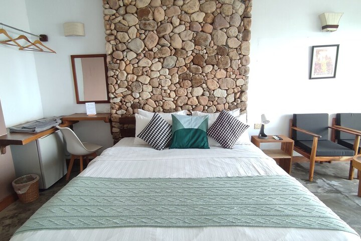 Room 28 of 46