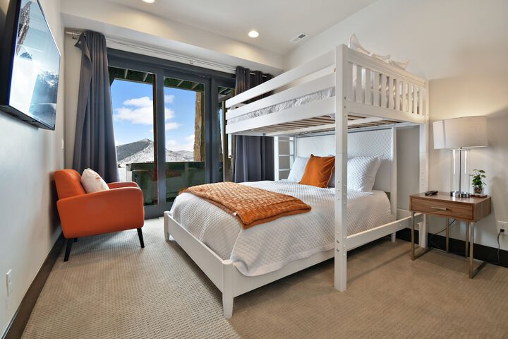 Room 5 of 36