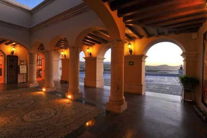 Hotel Exterior 43 of 45