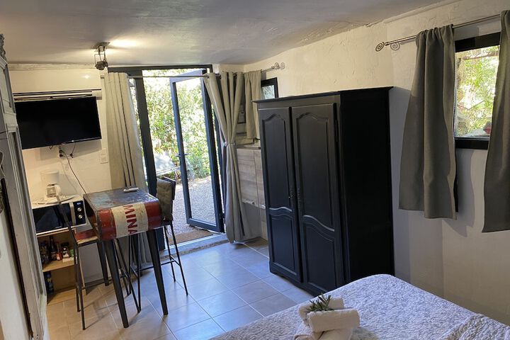 Room 48 of 144