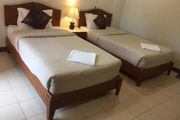 Room 21 of 37
