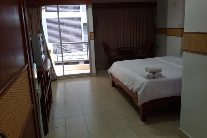 Room 3 of 12