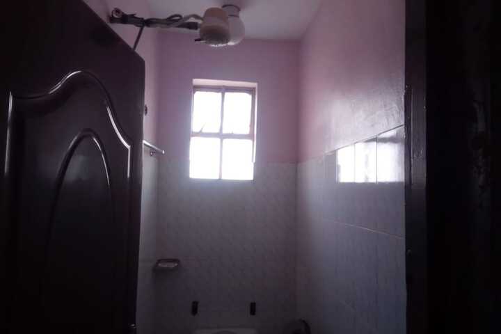 Room 9 of 12