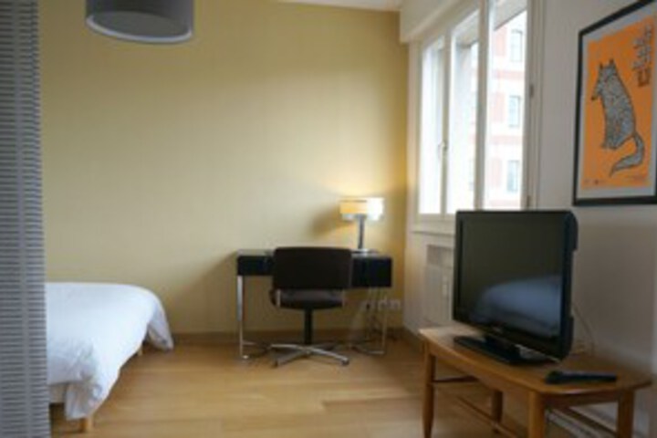 Room 9 of 10
