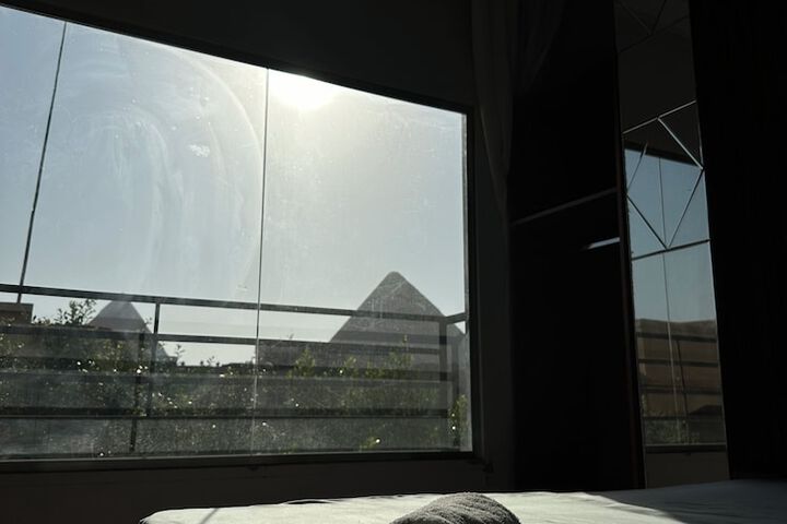 Room 17 of 33