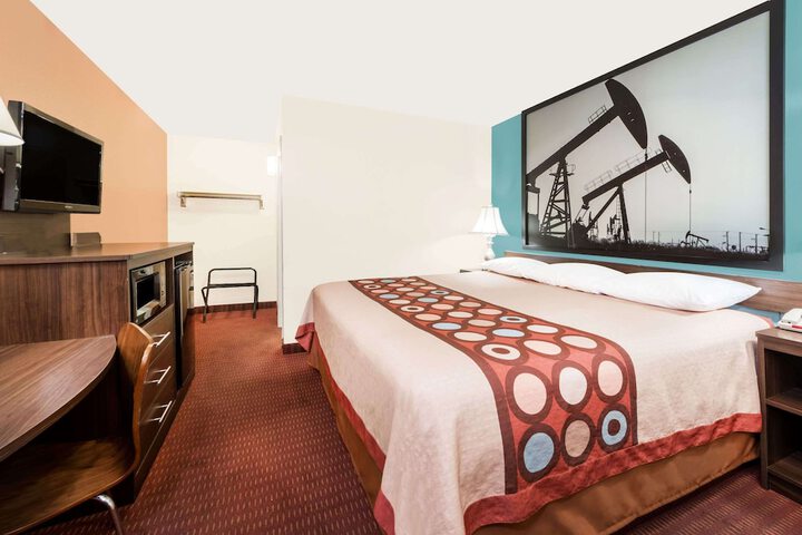1 King Bed (7 of 9)