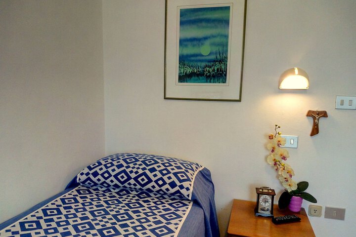 Room 5 of 65