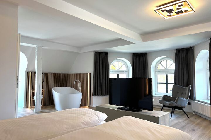Room 9 of 27