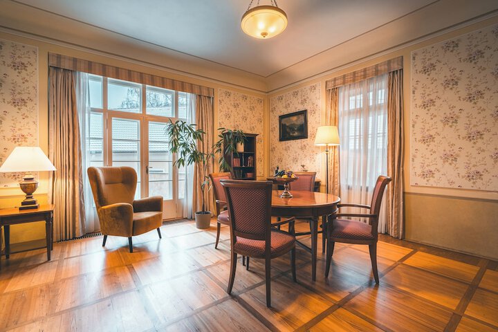 Room 55 of 136