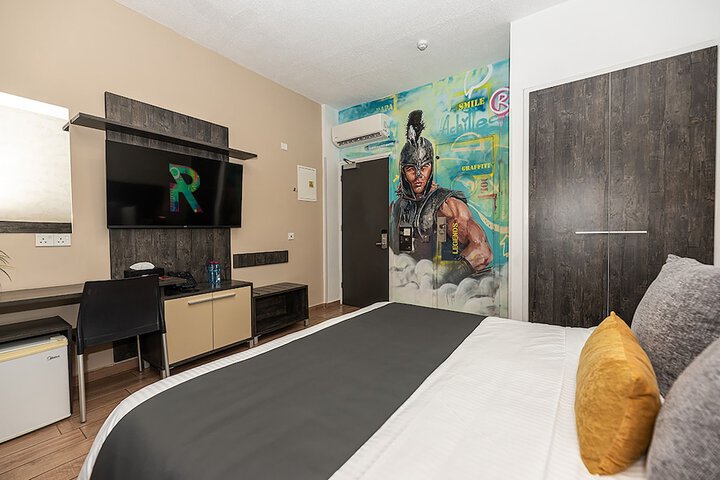 Room 62 of 216