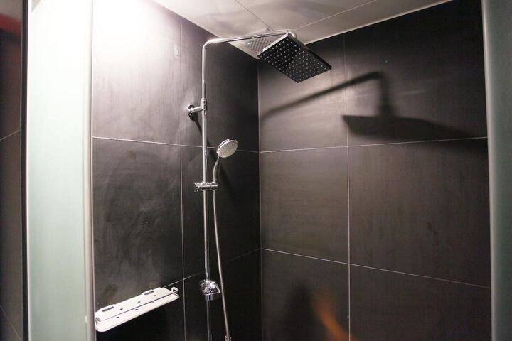 Room 165 of 176