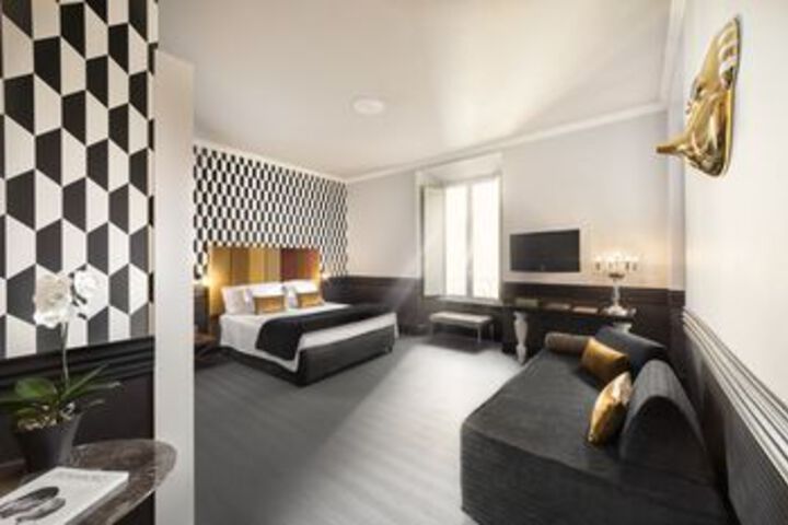 Room 7 of 14