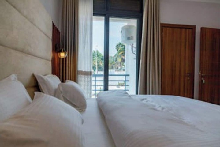 Room 10 of 40