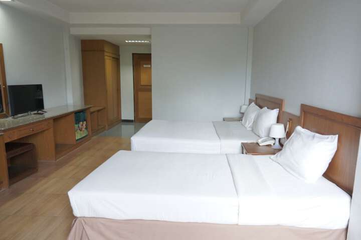 Room 10 of 15