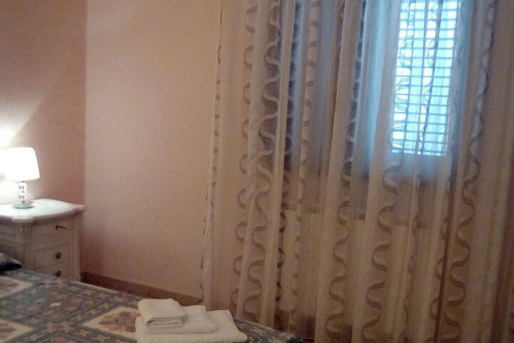 Room 12 of 16
