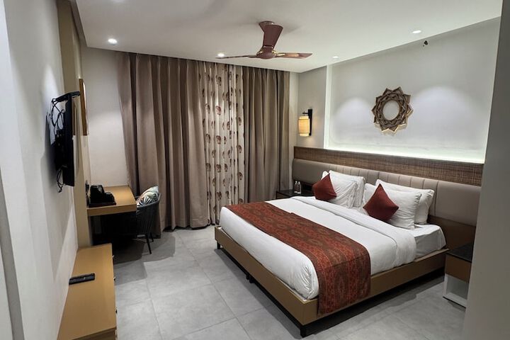 Divine OAK Stay