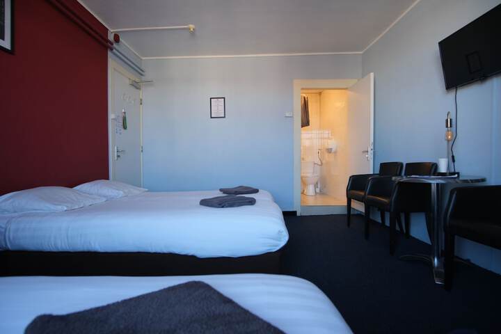 Room 38 of 82