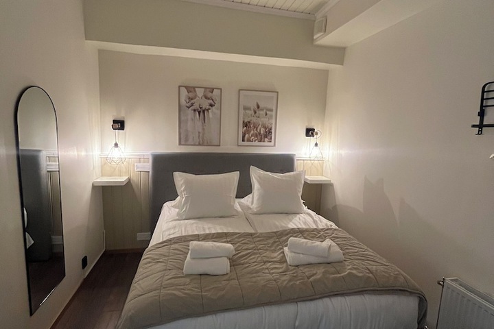Room 5 of 27