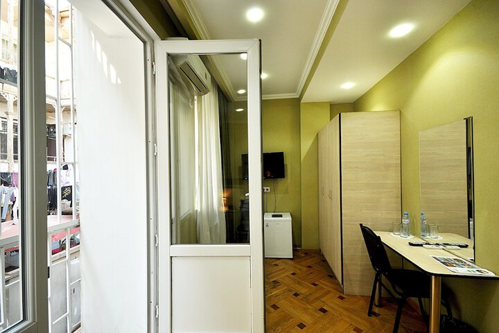 Room 5 of 37