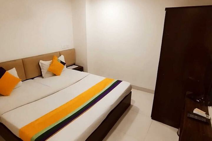 Room 22 of 38