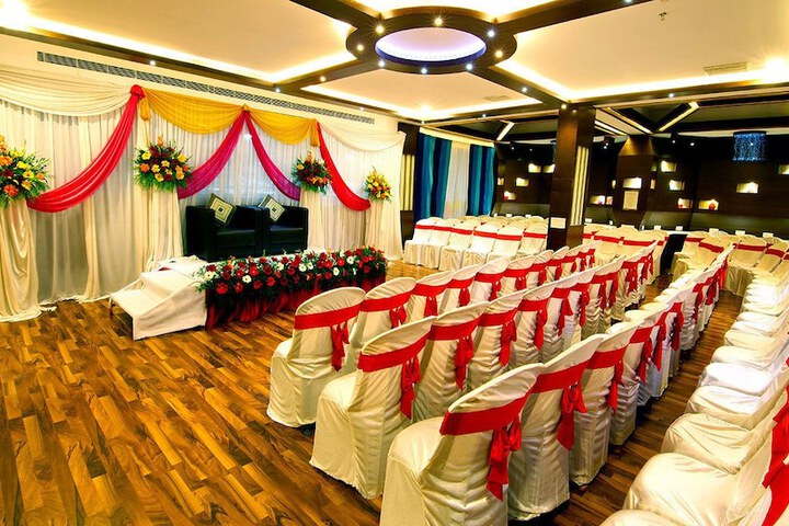Ballroom/Hall 30 of 35