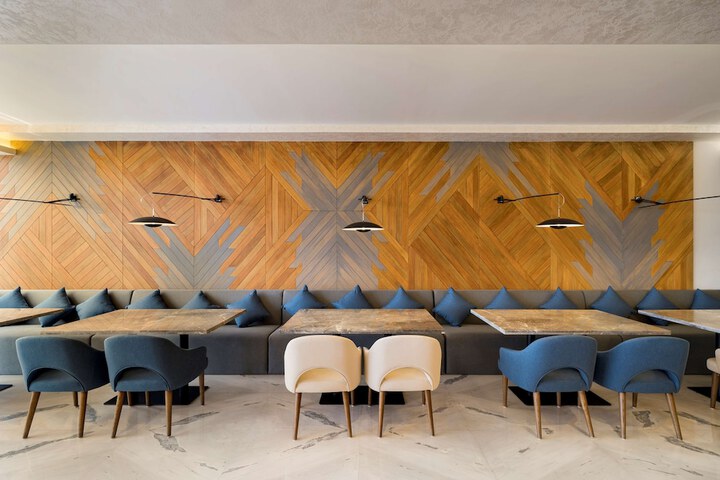 Dining 89 of 136