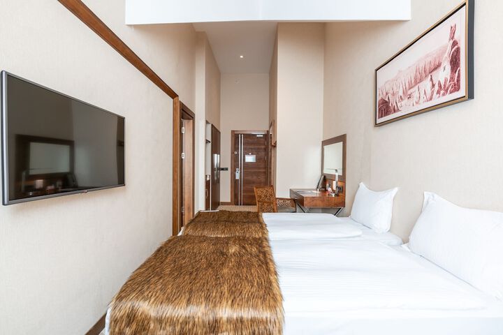 Room 15 of 175