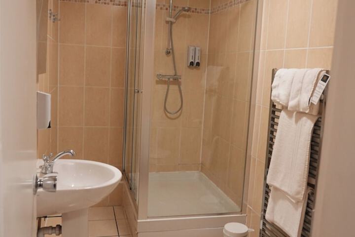 Room 127 of 208
