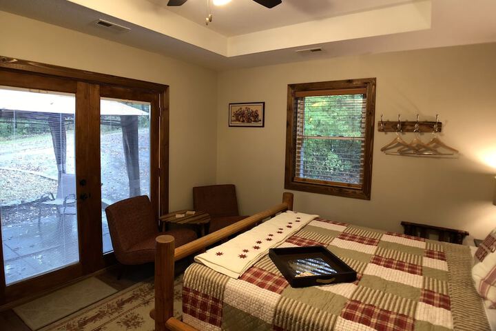Room 4 of 28