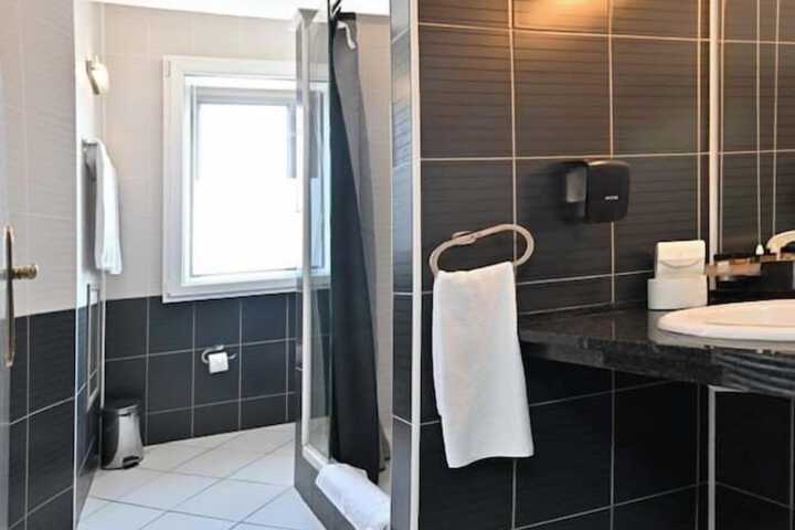 Room 40 of 93