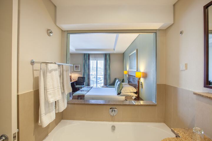 Room 6 of 19