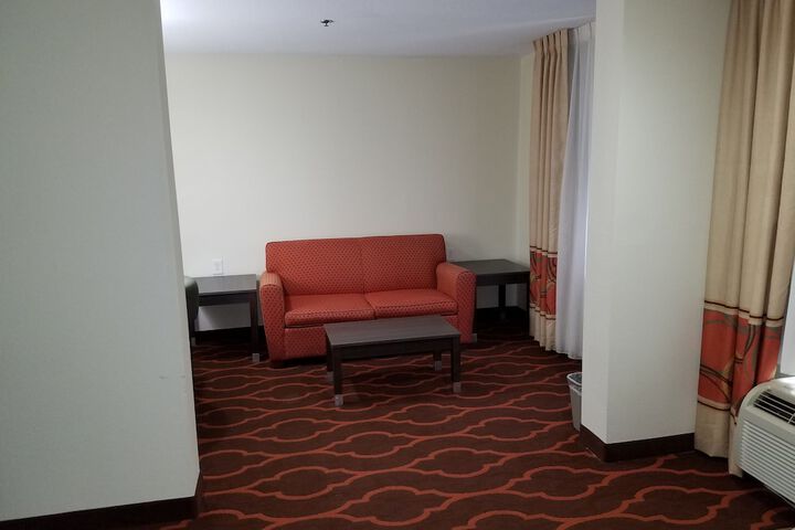 2 Queen Beds (23 of 24)