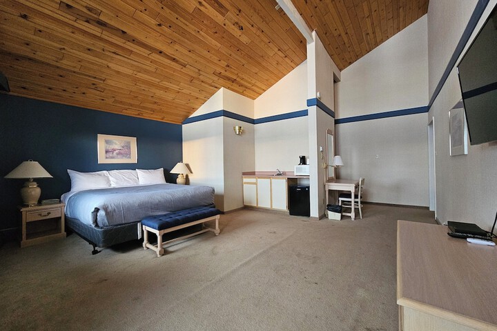 Room 7 of 37